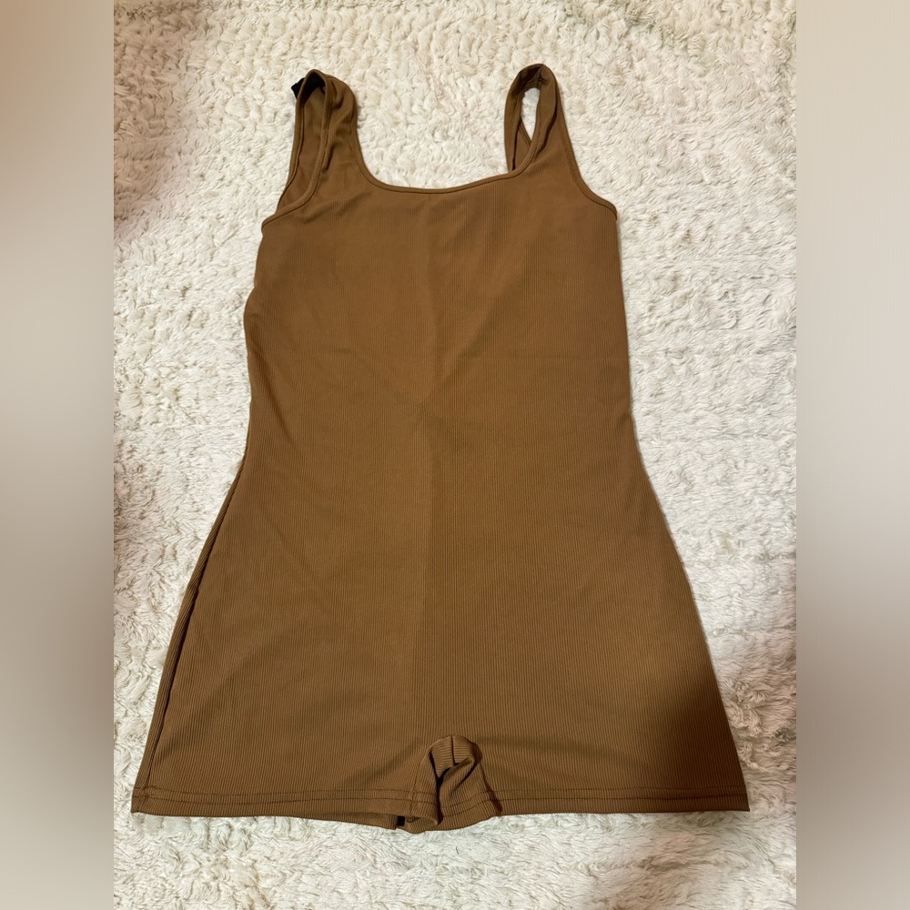 Temu Rompers - Picture 2 of 2
